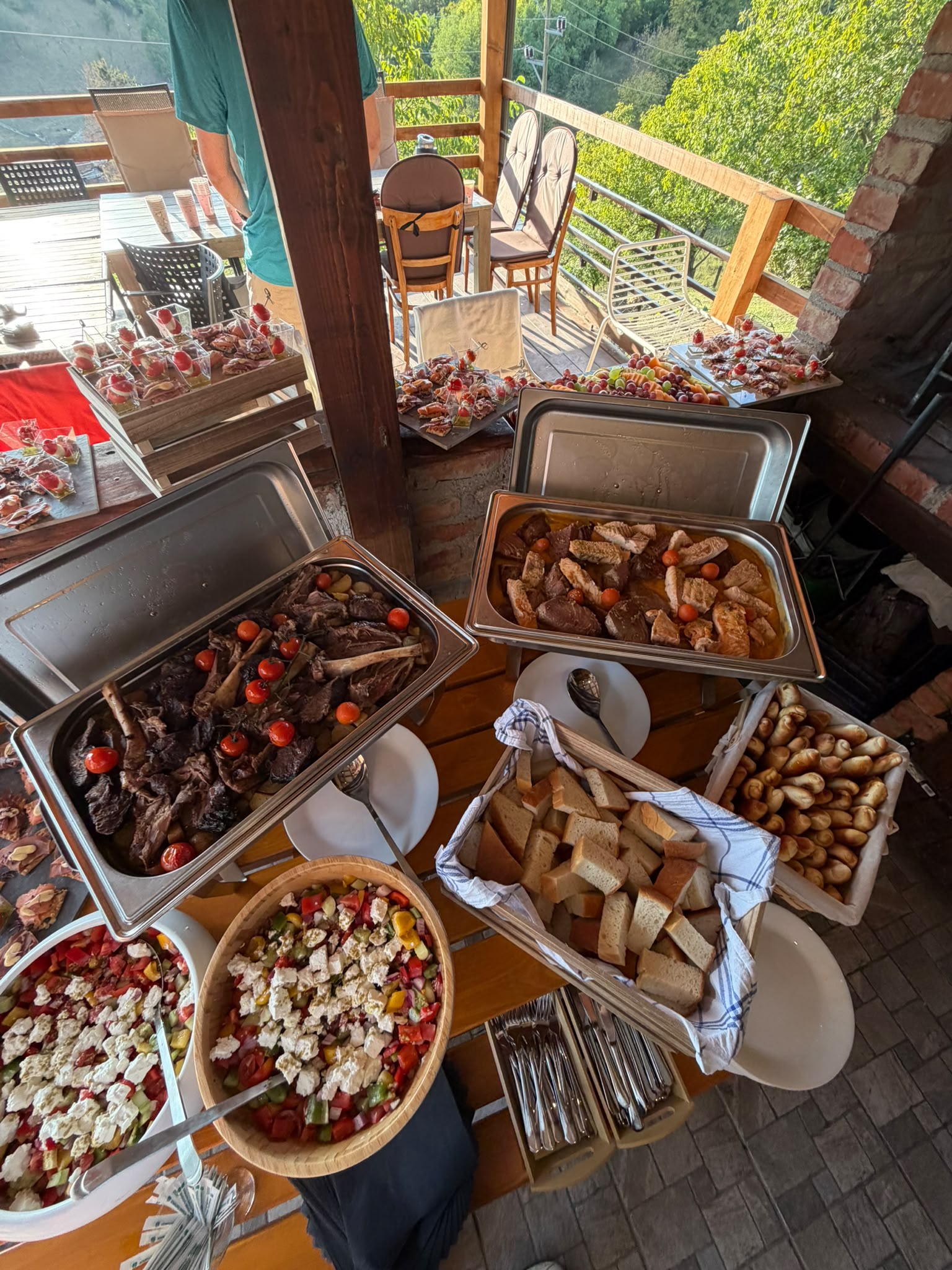 Catering-- Za sve vrste evenata
